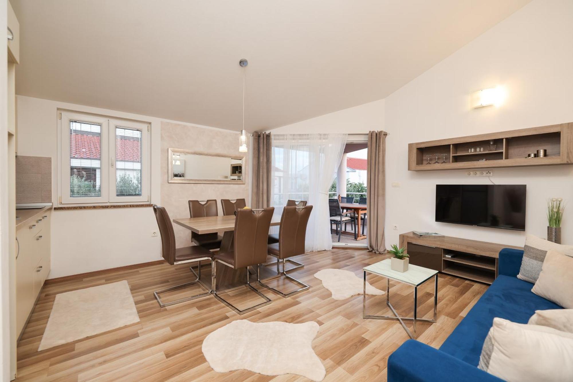 Apartments Anita Nin Eksteriør bilde