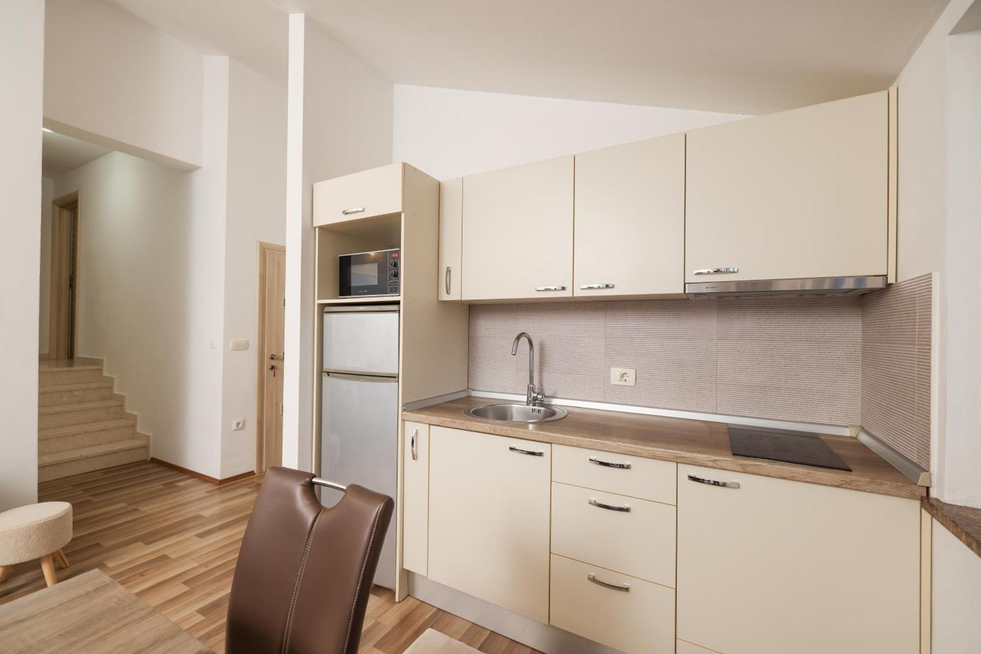 Apartments Anita Nin Eksteriør bilde